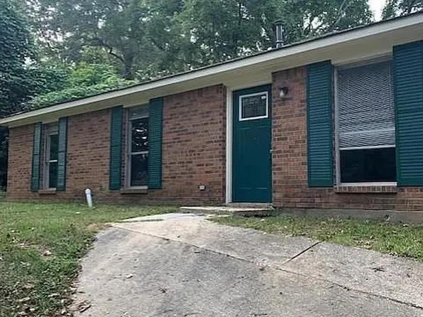 204 Rosemary Ln, Prattville, AL 36066