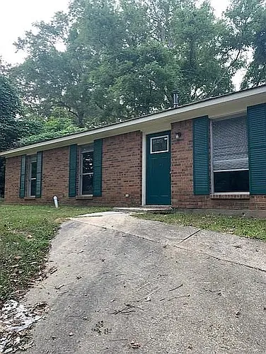 204 Rosemary Ln Photo 1