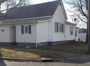 121 N 12th St, Herrin, IL 62948