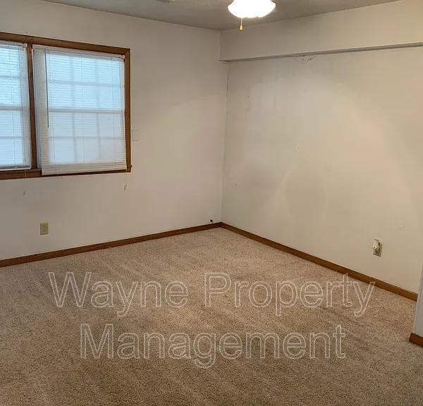 1219 E 2nd St #8 — Photo 3