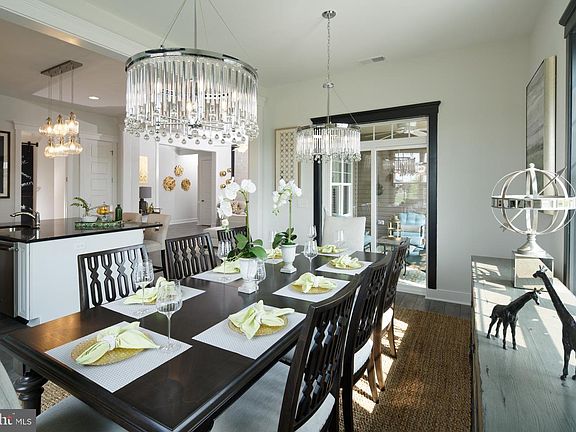 4th image of 38 Royal View Dr