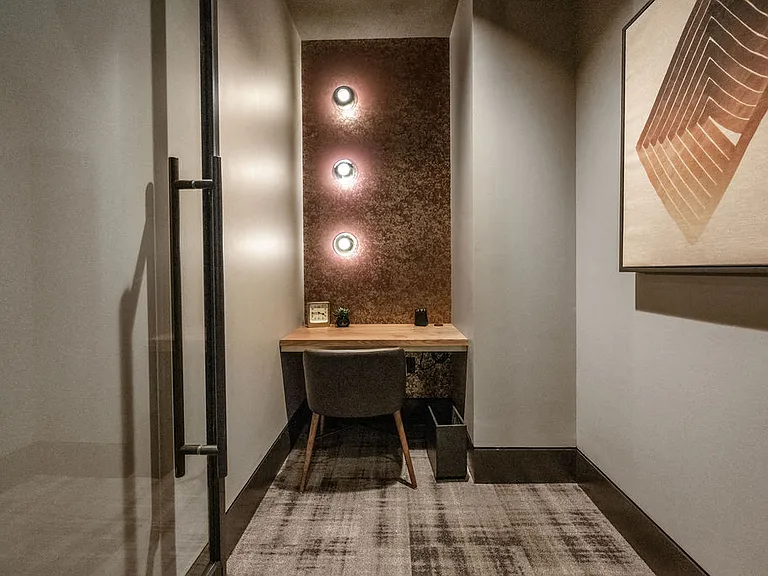 Madison West Elm — Photo 48