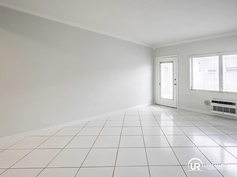 7640 Carlyle Ave #9B — Photo 11