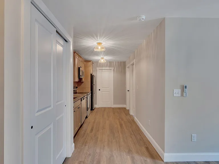 36 Pawling Ave #204 — Photo 7