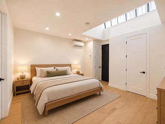 3rd image of 47 W 55th St #5F