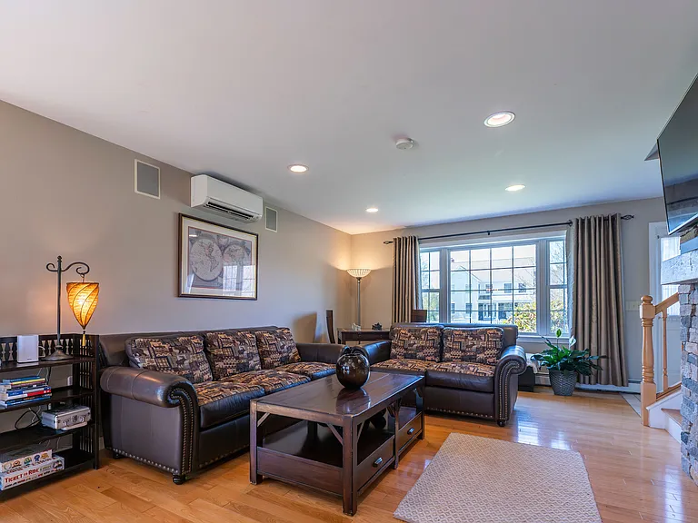 Serenity Dr — Photo 4