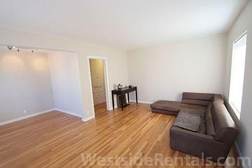 3rd image of 1736 S Marvin Ave