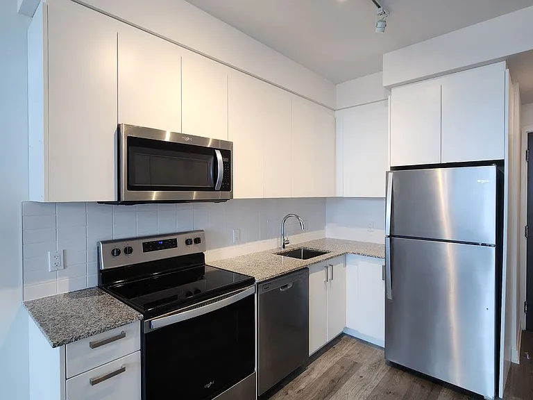 1010 Dundas St E #521 — Photo 17