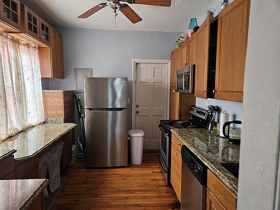 5th image of 401 Niblick Way #5