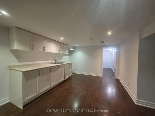 18 Grandview Ave, Markham, ON L3T 1G8