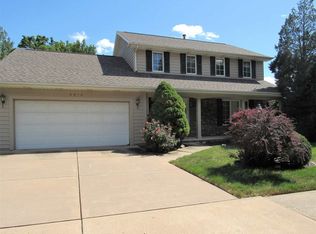 5214 W Ancient Oak Dr, Peoria, IL 61615