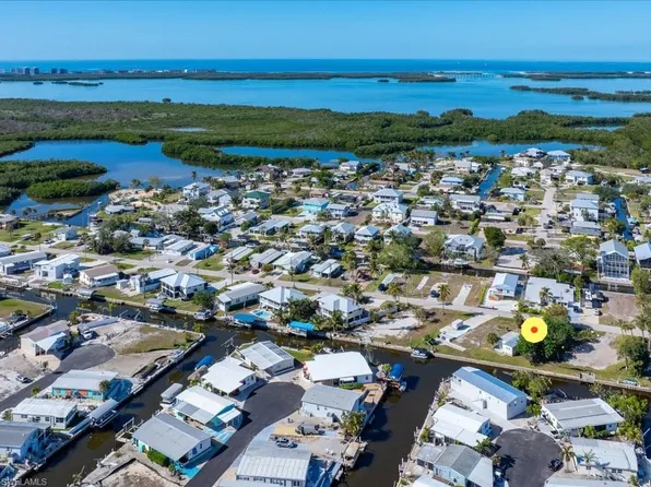 24518 Dolphin ST, BONITA SPRINGS, FL 34134