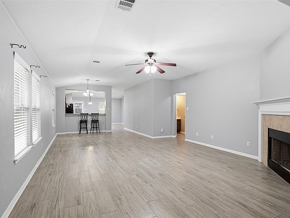 5th image of 18536 Blue Pond Dr