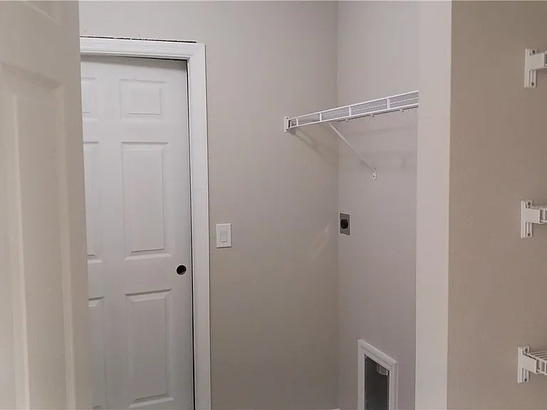 934 Marilyn Ave S — Photo 6