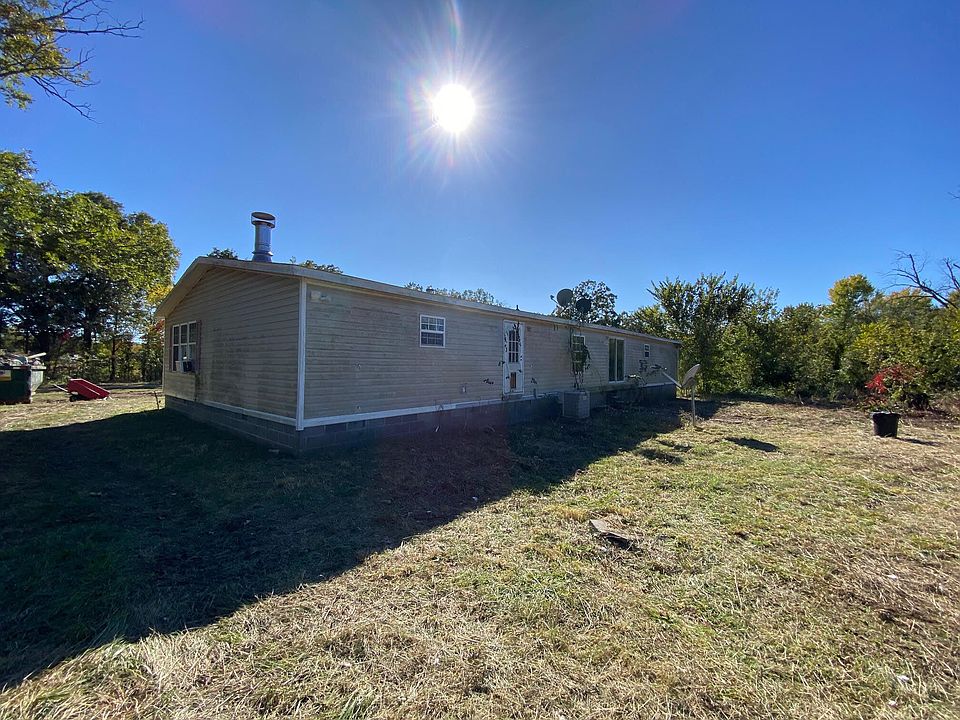 2nd image of 2524 Gum Road Road