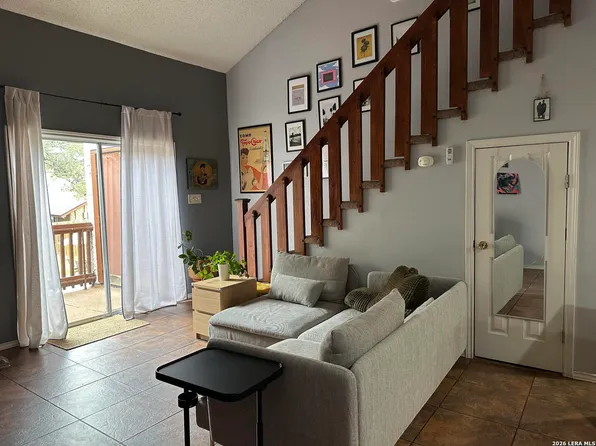 10527 Perrin Beitel #B204, San Antonio, TX 78217