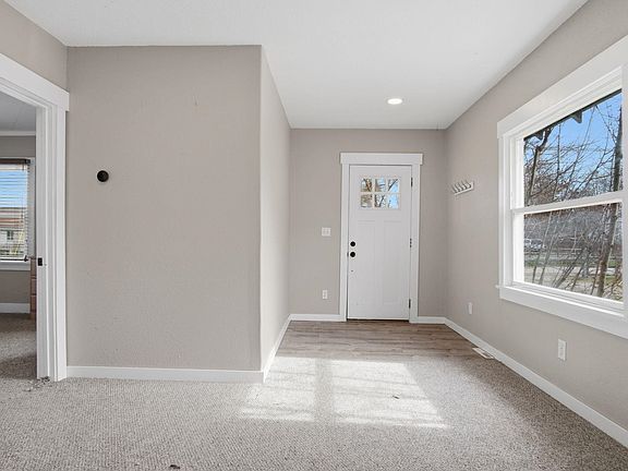 4th image of 7505 N Regal St
