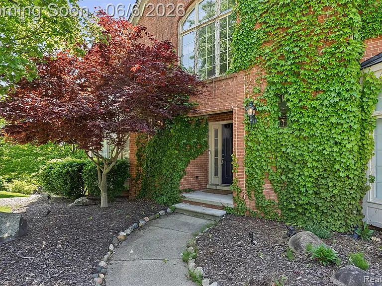 2962 Pheasant Ring Dr — Photo 3