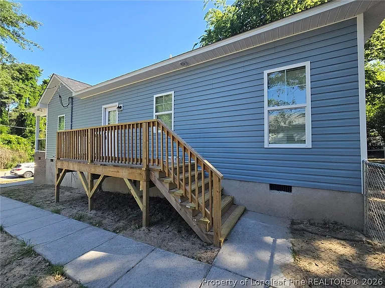 2123 Burnett Ave — Photo 22