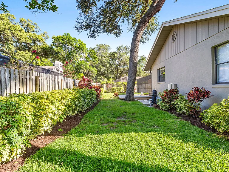 2757 Country Woods Ln — Photo 34
