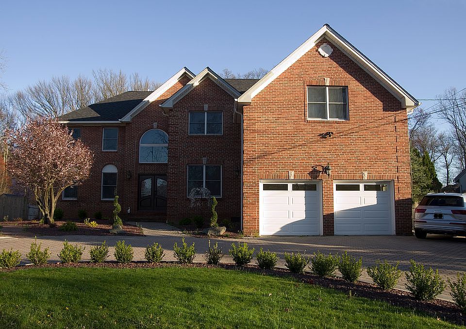 2nd image of 102 Tingley Ln