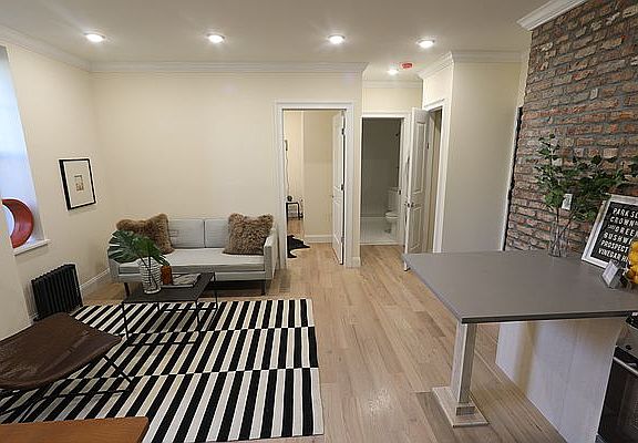 4th image of 946 Bushwick Ave #106