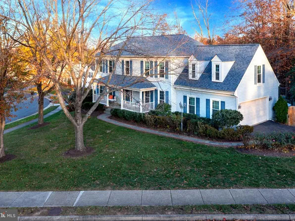 8107 Oak Crest Ln, Fairfax Station, VA 22039