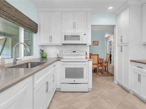 3209 Taft St, Hollywood, FL 33021