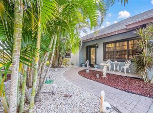 1944 Greenlawn Dr, Englewood, FL 34223