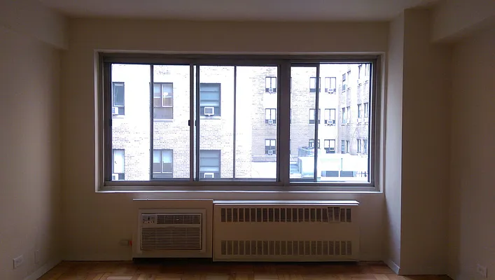 Rented by Manhattan Apartment Organization | media 9