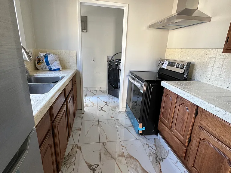 1608 Avalon St — Photo 26