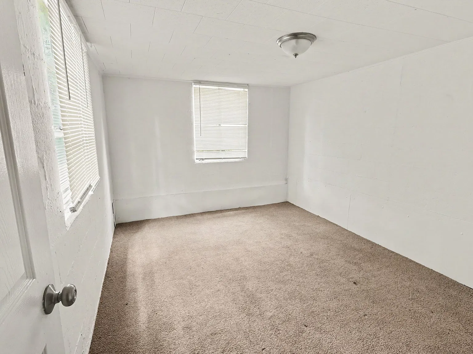 128 Avalon Avenue - 1 — Photo 2