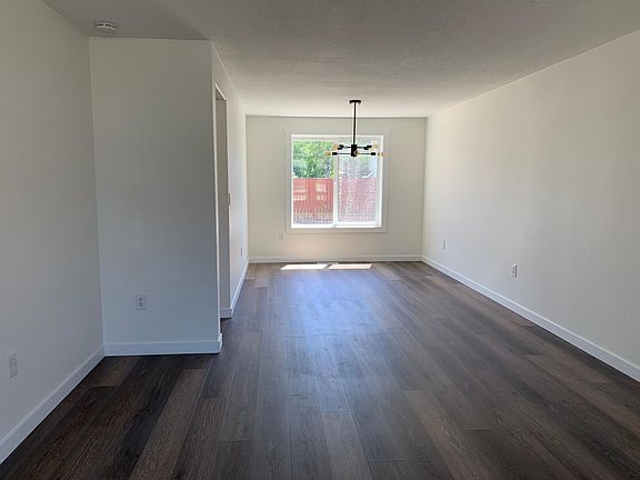 3rd image of 17317 NE 27th Way