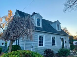 76 Monroe St, Agawam, MA 01001