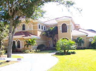 9528 Tree Tops Lake Rd, Tampa, FL 33626