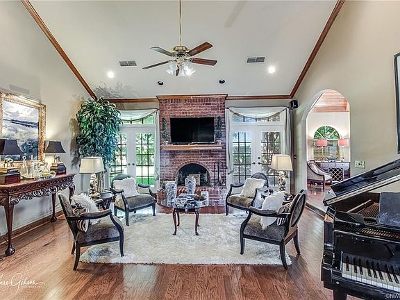 3rd image of 5012 Sunflower Blvd