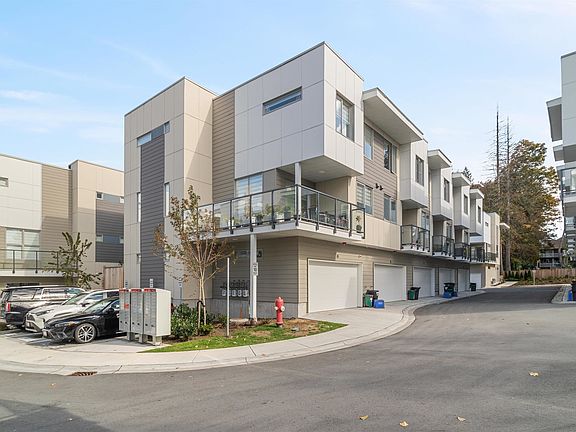 3rd image of 12585 104a Ave #43