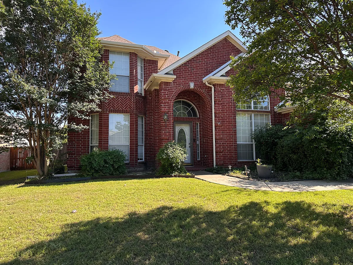 Building Photo - 609 Saddleback Ln