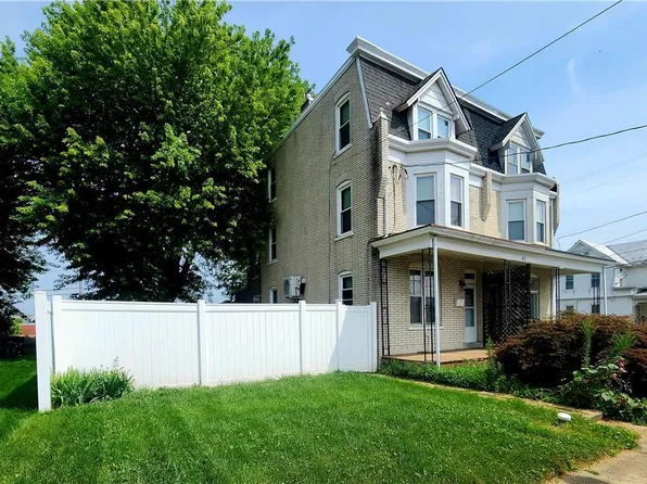 63 E High St, Topton, PA 19562