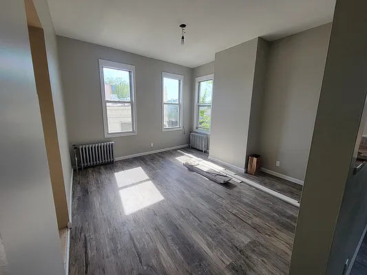 Rented by MCR Realty | media 12