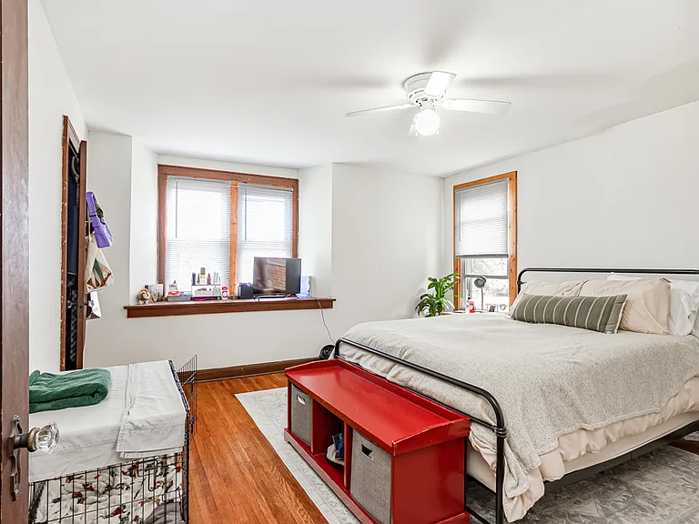 1693 King Ave — Photo 9