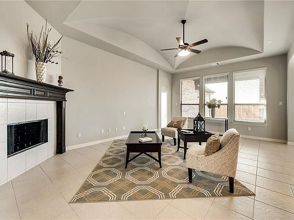 5th image of 2171 Liriope Ln