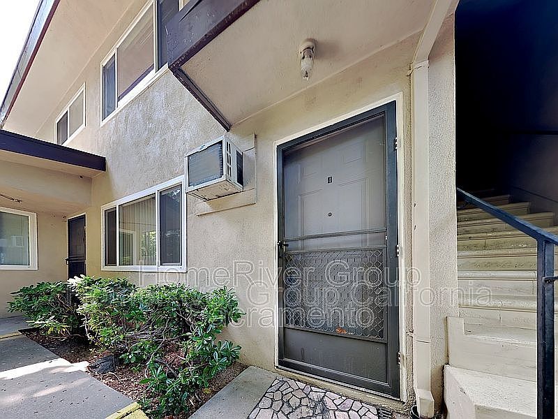 1st image of 2526 G St APT 9