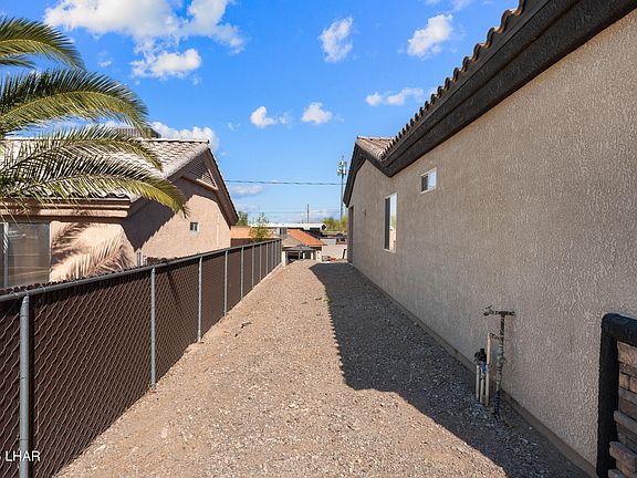 5th image of 3405 Jamaica Blvd S