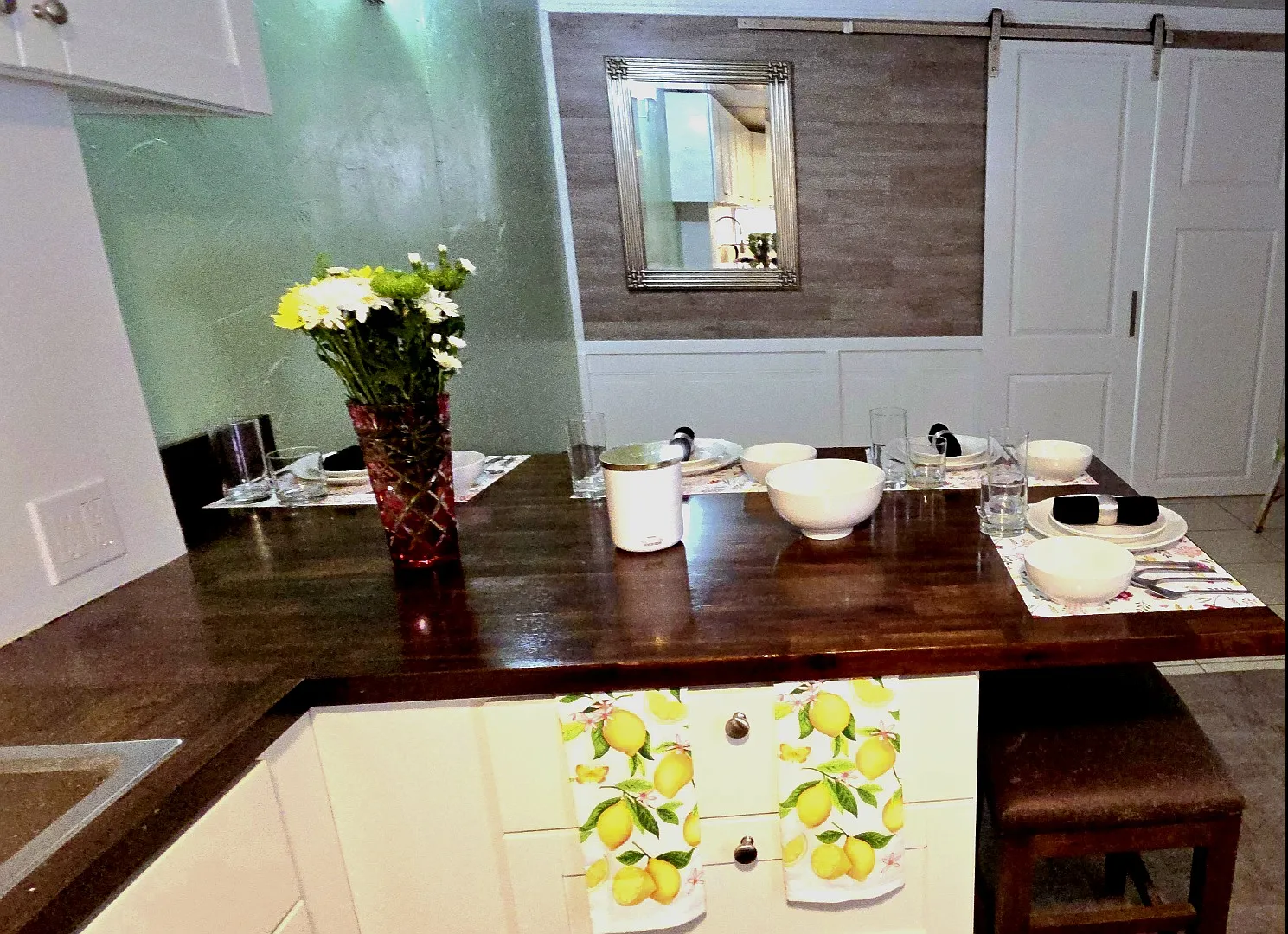 2 bed, 658 sqft, $3,200 — Photo 3
