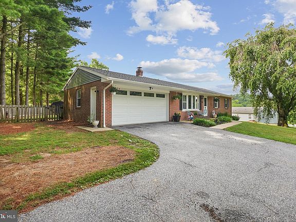 2nd image of 493 Windy Hill Rd