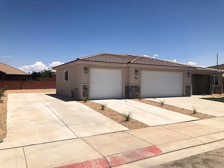 199 N 2680 W — Photo 5