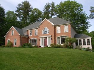 67 Riddle Dr, Bedford, NH 03110