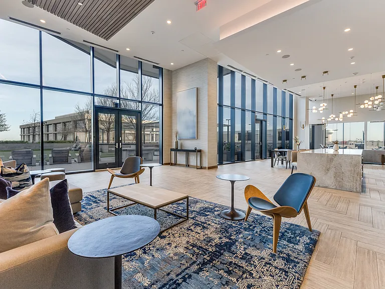 Eastline Residences — Photo 13