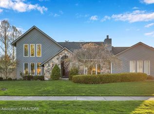 5563 Strawberry Ln, Haslett, MI 48840